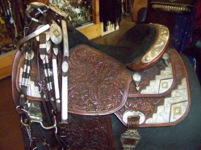 Silver show saddle