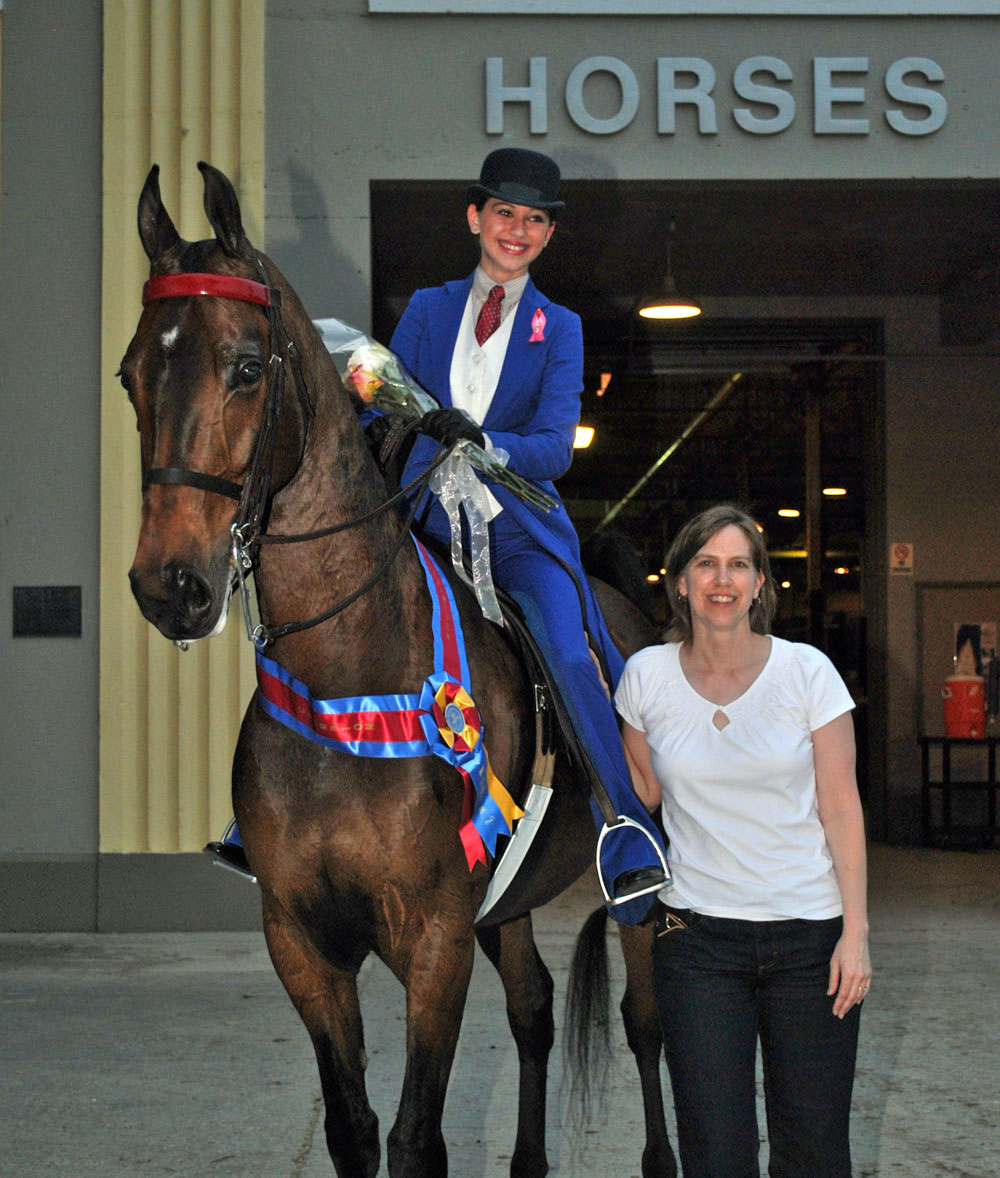 Lynette and Ellen with Leader at a Horse Show