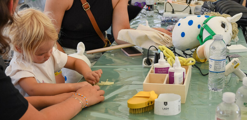 17 kids panduro craft center