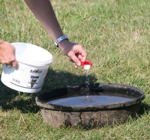 Filling a rubber tub with Epsom salt