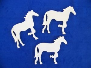 How to Make a Horsey Holiday Garland