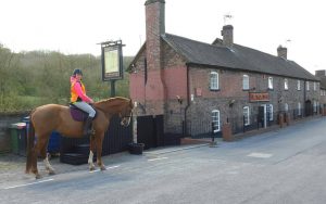 A Horse-Friendly Pub in England