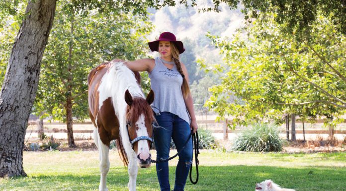 Raquel Lynn and her Paint Horse, Fira