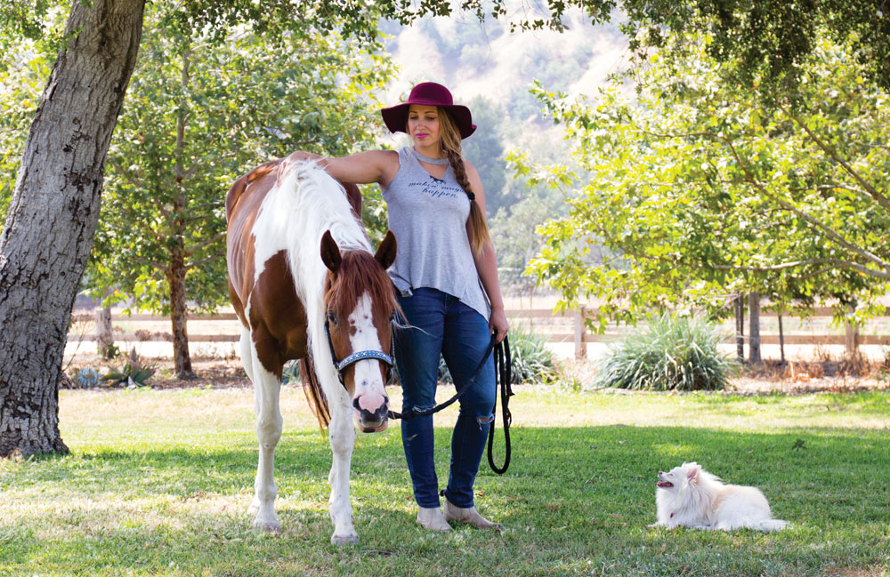 Raquel Lynn and her Paint Horse, Fira