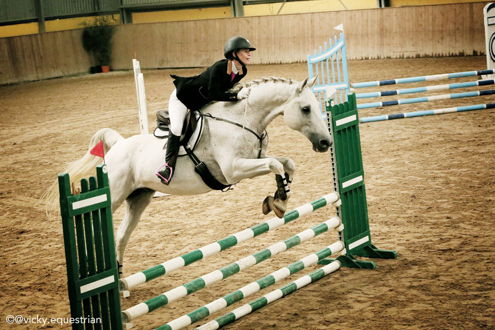 Kasia and Sławny competing at the International Bridleless Championships