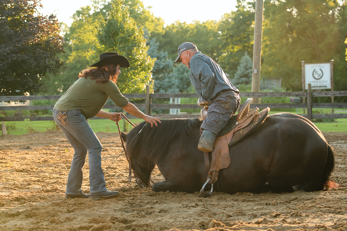 unique mounting tactic allows healing with horses