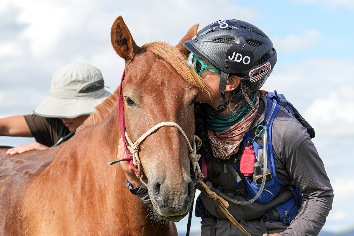 At horse station 2, Dowling kisses her horse goodbye, returning him to his proud owner.