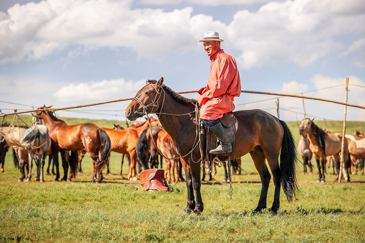 Erdene-Ochir Uuganbayar winner of the August 2022 Mongol Derby, was a host at one of this year’s horse stations.