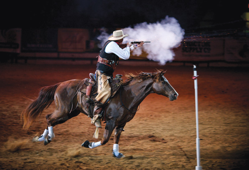 Riding Bridleless and competing in shooting