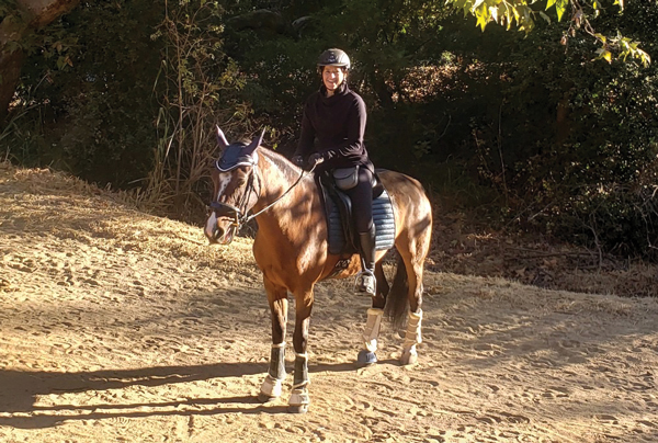 Amélie Bellefille and her Mustang, Kara
